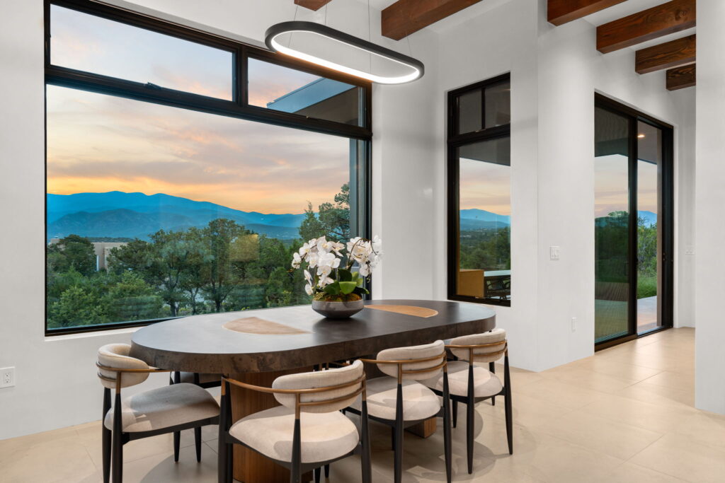 large-019156fc-df24-705d-ada2-c5445df77608