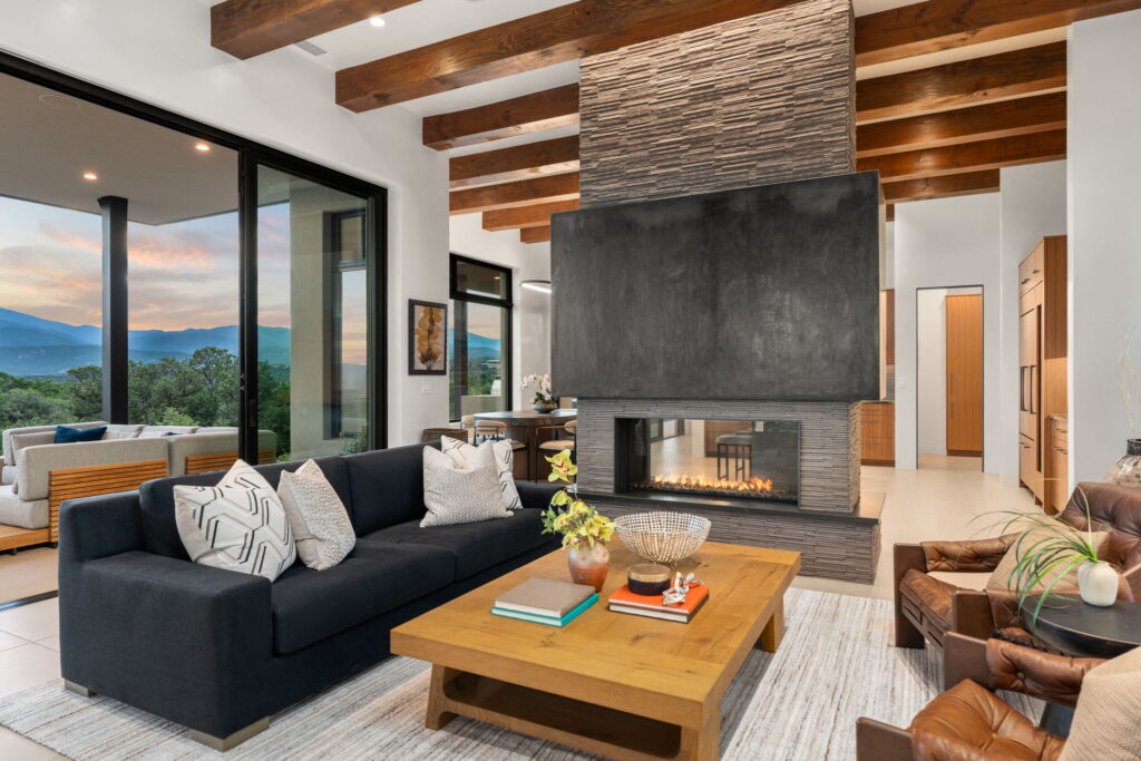 large-019156fc-e00a-725a-abae-f662622ffaf4